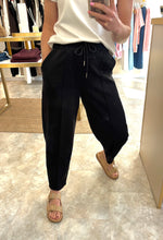 Load image into Gallery viewer, BLACK CARROT FIT JOGGER