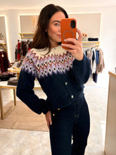 Load image into Gallery viewer, FAIR ISLE ROUND NECK CARDIGAN - navy