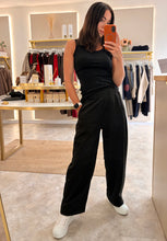 Load image into Gallery viewer, RELAXED JOGGER STYLE TROUSER - black