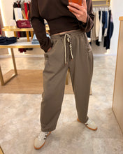 Load image into Gallery viewer, EVERYDAY COMFORT JOGGERS - taupe