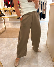 Load image into Gallery viewer, RELAXED JOGGER STYLE TROUSER- taupe