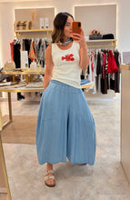 Load image into Gallery viewer, CHAMBRAY DENIM ELASTICATED EAIST CULOTTES