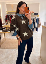 Load image into Gallery viewer, DENIM ACCENT STAR KNIT - brown