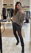 Load image into Gallery viewer, HERRINGBONE SHORTS