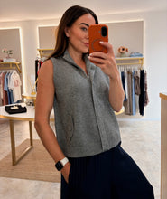 Load image into Gallery viewer, ZIP UP KNIT GILET - grey