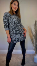 Load image into Gallery viewer, GREY ANIMAL PRINT TOP