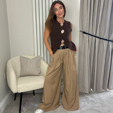 Load image into Gallery viewer, BELTED WIDE LEG TROUSERS -CAMEL