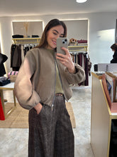 Load image into Gallery viewer, PUFF SLEEVE BOMBER JACKET