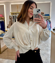 Load image into Gallery viewer, LINEN BLEND TWIST FRONT SHIRT