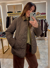 Load image into Gallery viewer, LIGHTWEIGHT BARBER STYLE JACKET