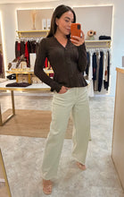 Load image into Gallery viewer, RIBBED BUTTON FRONT FITTED CARDIGAN - brown