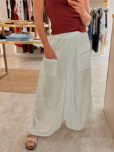 Load image into Gallery viewer, WHITE LINEN BOHO MAXI SKIRT
