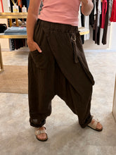 Load image into Gallery viewer, LINEN BLEND HAREM DROP CROTCH TROUSERS