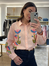 Load image into Gallery viewer, TULIP EMBROIDERED BLOUSE -pink