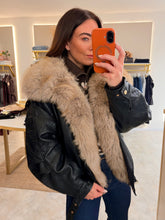 Load image into Gallery viewer, BLACK FAUX FUR TRIM BOMBER JACKET