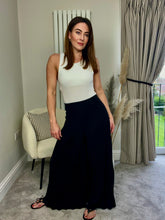 Load image into Gallery viewer, BLACK PLISSÉ PALAZZO TROUSERS