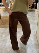 Load image into Gallery viewer, CAMEL SUEDETTE TROUSER