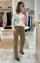 Load image into Gallery viewer, PASTEL V-NECK ARGYLE KNIT WITH SHIRT COLLAR DETAIL - cream