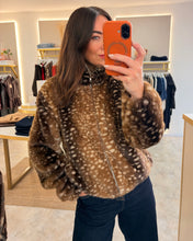Load image into Gallery viewer, BAMBI PRINT FAUX FUR ZIP UP JACKET