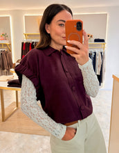 Load image into Gallery viewer, RUCHED SLEEVE BUTTON DETAIL KNIT - Merlot