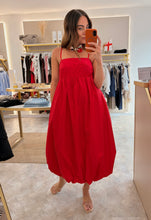 Load image into Gallery viewer, RED COTTON BUBBLE HEM DRESS