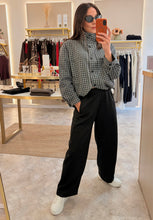 Load image into Gallery viewer, CHECKED FUNNEL NECK JACKET - black
