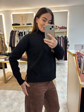 Load image into Gallery viewer, RIB CUFF TURTLE NECK KNIT