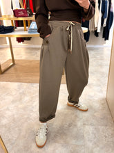 Load image into Gallery viewer, EVERYDAY COMFORT JOGGERS - taupe