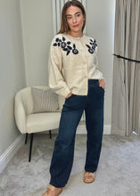 Load image into Gallery viewer, RELAXED DARK DENIM BARREL LEG JEANS