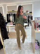 Load image into Gallery viewer, GOLD BUTTON STRETCH DENIM BOOTCUT JEANS