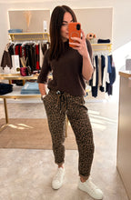 Load image into Gallery viewer, ANIMAL PRINT DRAWSTRING WAIST MOM JOGGER JEANS