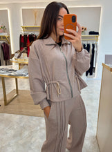 Load image into Gallery viewer, ZIP UP TRACKSUIT - oatmeal