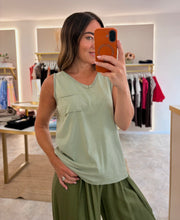 Load image into Gallery viewer, EVERYDAY POCKET VEST - khaki