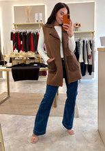 Load image into Gallery viewer, CHESTNUT LONGLINE FAUX SUEDE & SHEARLING GILET