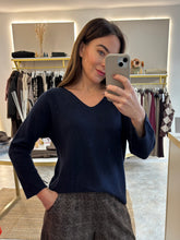 Load image into Gallery viewer, FINE KNIT SLOUCH JUMPER