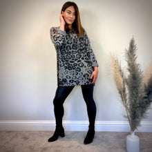 Load image into Gallery viewer, GREY ANIMAL PRINT TOP