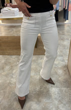 Load image into Gallery viewer, WHITE FRONT POCKET GOLD BUTTON JEANS