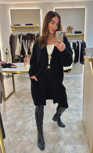 Load image into Gallery viewer, BLACK BROOCH LONG LINE CARDIGAN