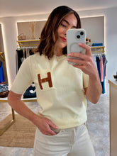 Load image into Gallery viewer, H BUCKLE DETAIL FINE KNIT TOP