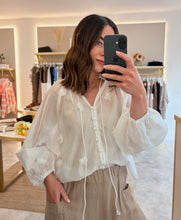 Load image into Gallery viewer, WHITE 3D FLOWER SHEET BUTTON UP BLOUSE
