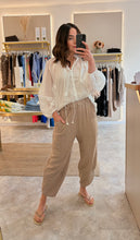 Load image into Gallery viewer, WHITE 3D FLOWER SHEET BUTTON UP BLOUSE