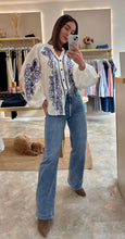Load image into Gallery viewer, WHITE OVERSIZED EMBROIDERED BLOUSE