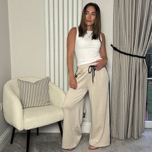 Load image into Gallery viewer, WHITE SOFT FIBE RIB BOAT NECK TOP