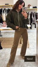 Load image into Gallery viewer, KHAKI OVERSIZED SUEDETTE JACKET
