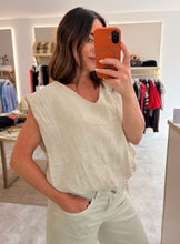 Load image into Gallery viewer, BUBBLE HEM LINEN TOP- stone
