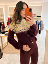 Load image into Gallery viewer, FAIR ISLE ROUND NECK CARDIGAN - burgundy
