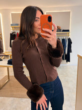 Load image into Gallery viewer, DETACHABLE FUR CUFF RIBBED KNIT CARDI brown
