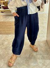 Load image into Gallery viewer, NAVY FRONT POCKET TROUSERS
