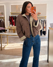 Load image into Gallery viewer, PLAID TRIMMED CROPPED UTILITY JACKET

