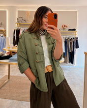 Load image into Gallery viewer, LINEN MILITARY JACKET - khaki
